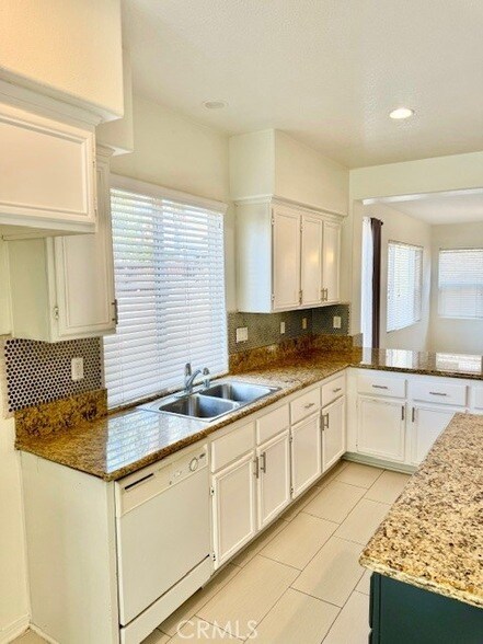 Building Photo - 1562 Cheshire Dr