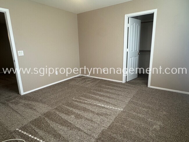 Building Photo - 3511 W Thurman Dr