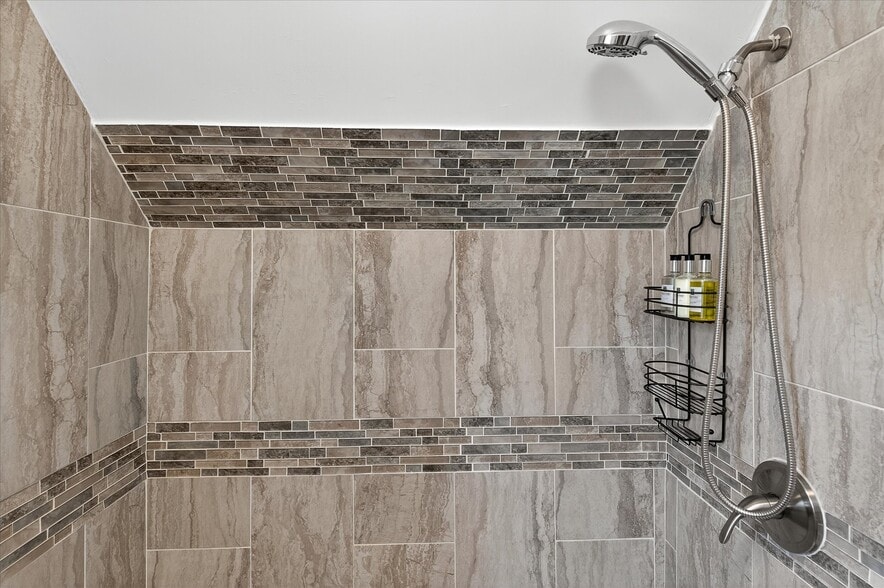 Building Photo - 4935 34th Ave S