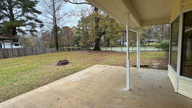 Building Photo - 203 Williamsburg Dr