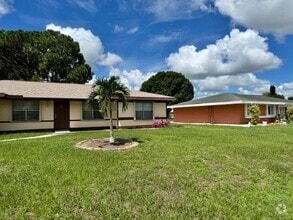 Building Photo - 632 SW Everett Ct