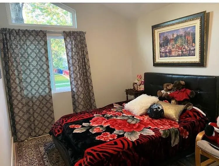 Building Photo - 5442 W 76th St