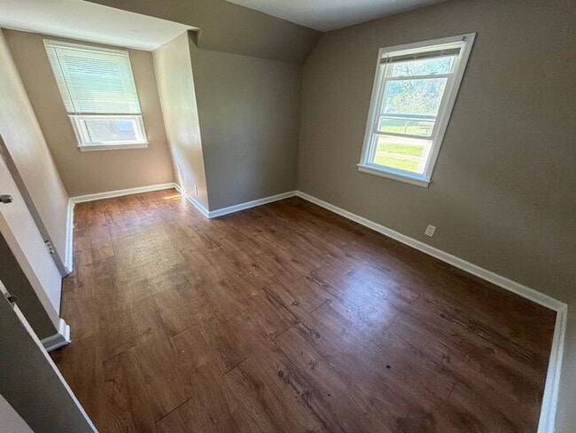 Building Photo - Spacious 4-Bedroom Home with Garage & Breezeway