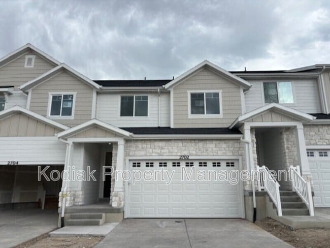 Primary Photo - 2702 Blue Dawn Ln
