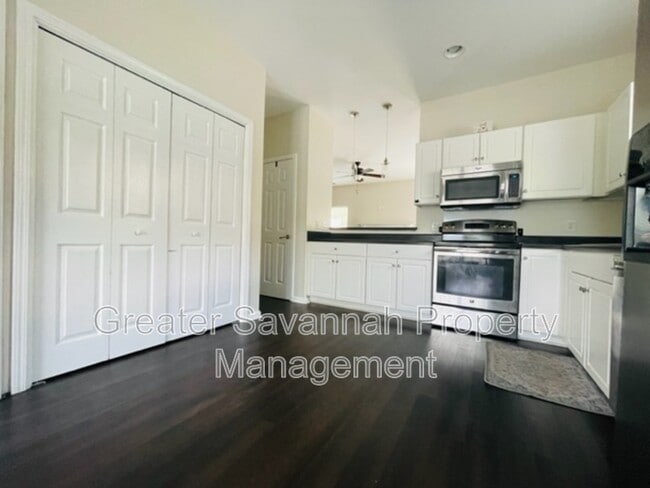 Building Photo - 209 Foxbury Square
