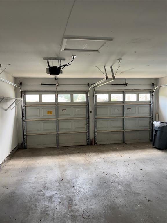 Building Photo - 15815 Whipple Tree Dr