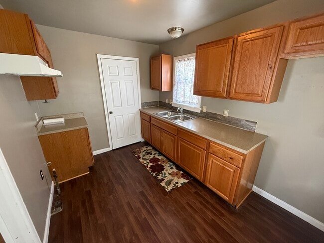 Building Photo - 182 Crystal Lake Dr