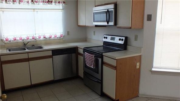 Building Photo - 2401 Brooke Ct