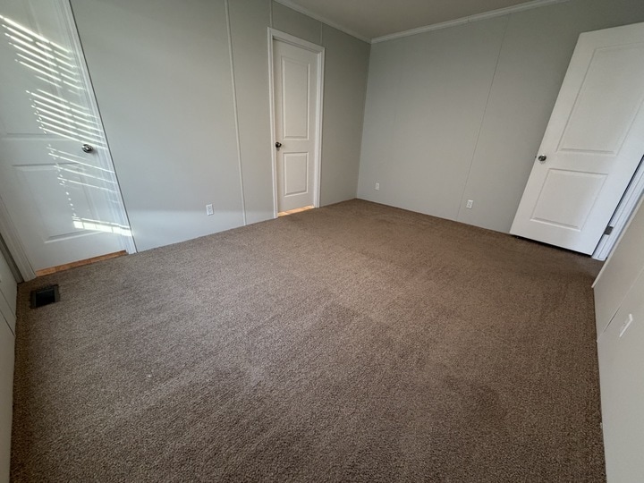 Building Photo - 15811 Villaire Ave