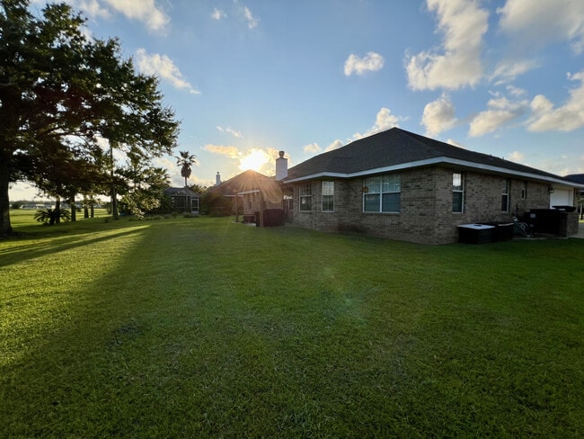 Building Photo - 445 Collinwood Loop