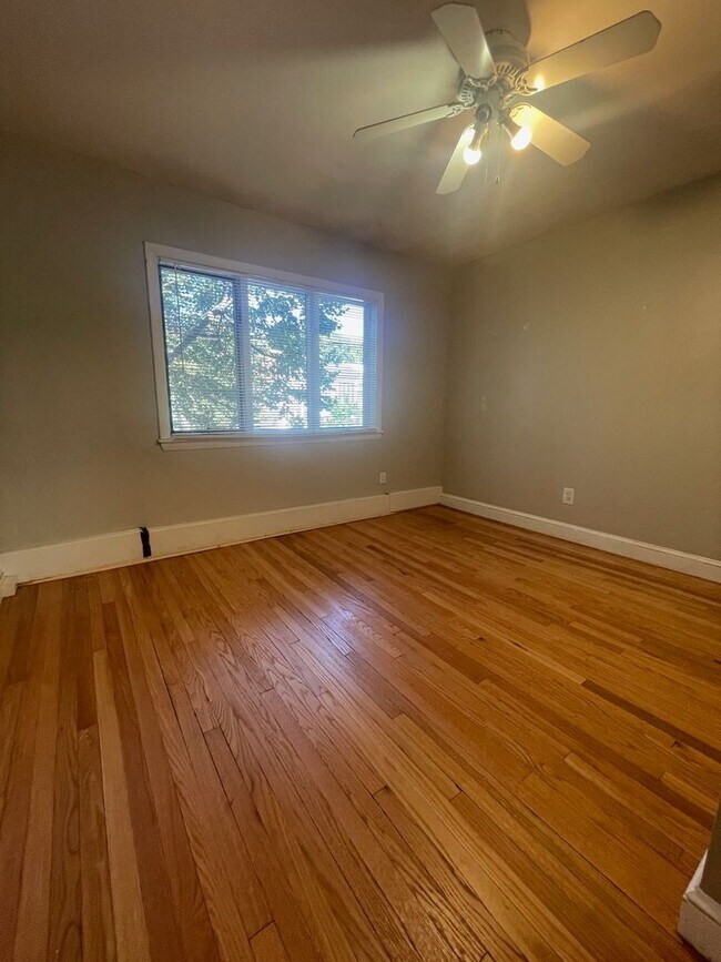 Building Photo - 296-298 Hurley Street