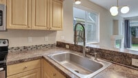 Building Photo - 9817 N Clarendon Ave