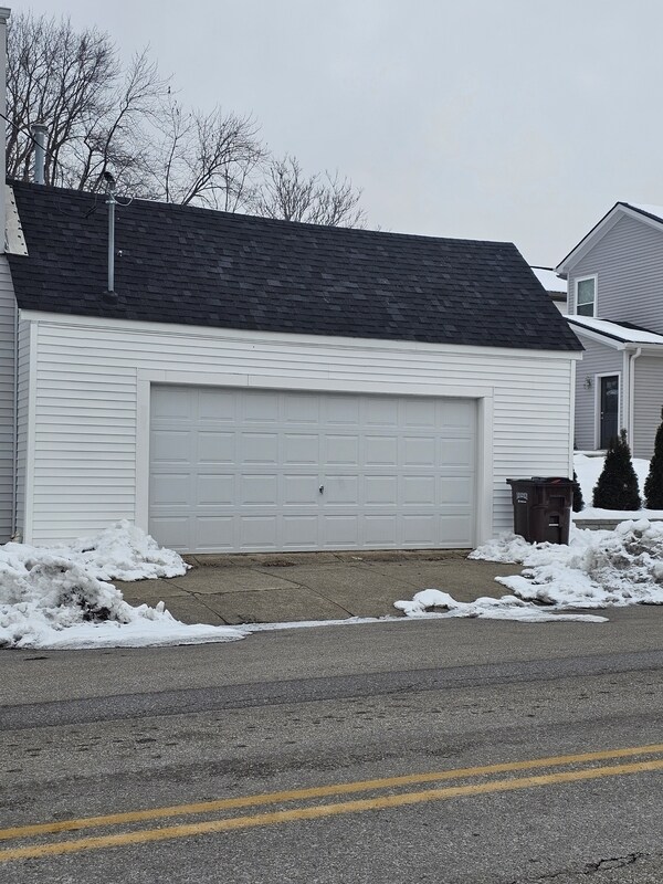 Building Photo - 847 Central Ave