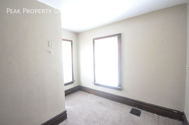 Building Photo - 173 E 11th Ave