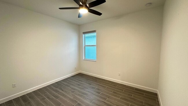 Building Photo - 10654 SW Village Pkwy