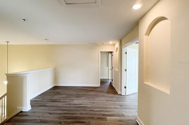Building Photo - 1604 Thetford Cir