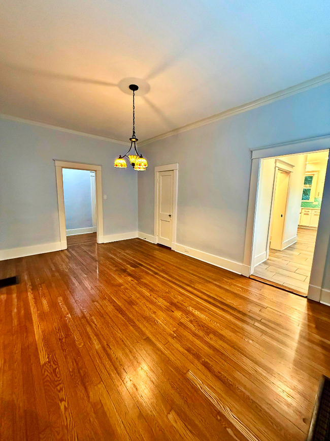 Building Photo - Beautifully Updated Historic Home in Midto...