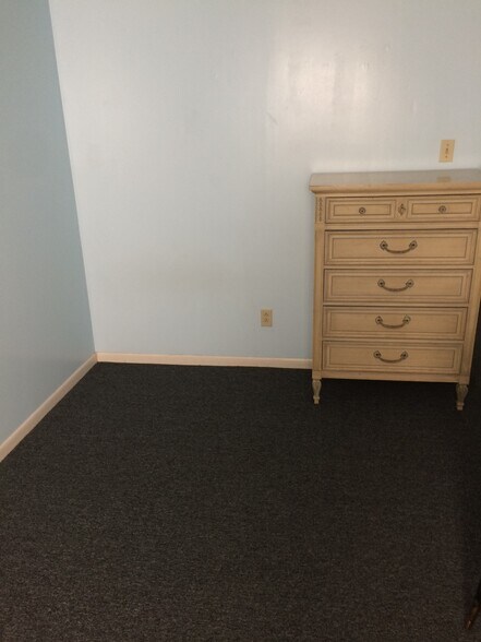 Building Photo - 355 Oakland Ave