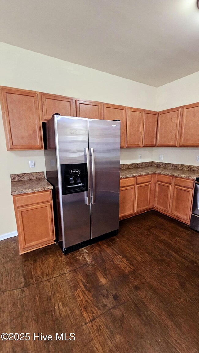 Building Photo - 714 Savannah Dr