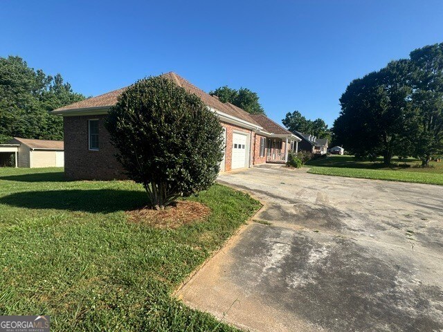 Building Photo - 5677 Bentley Rd