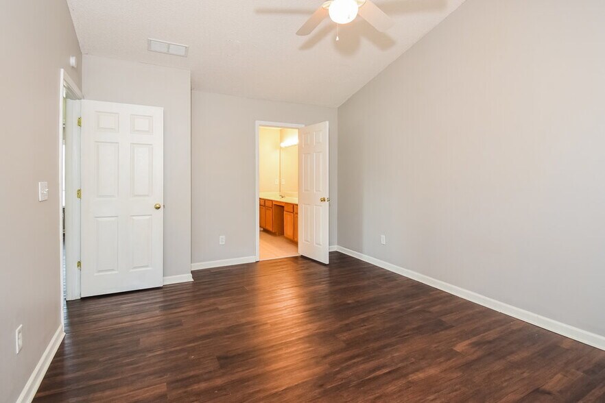 Building Photo - 1152 Dunedin Trail