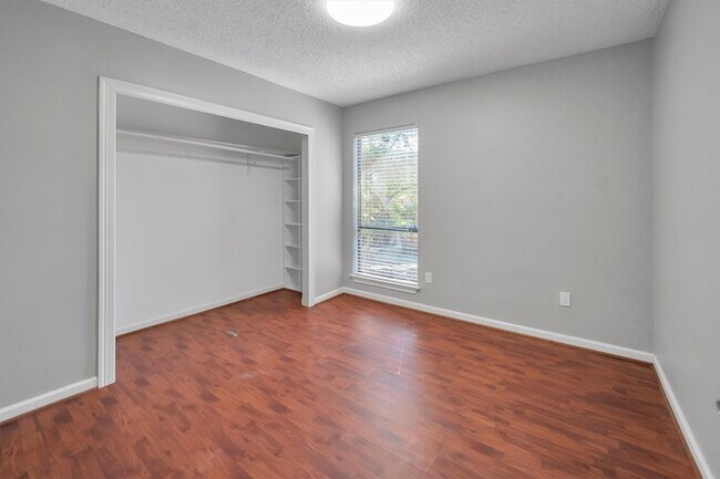 Building Photo - 19522 Enchanted Grove Dr