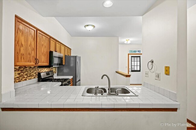Building Photo - 1462 Division Ct