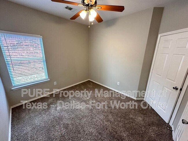 Building Photo - 5033 Caraway Dr