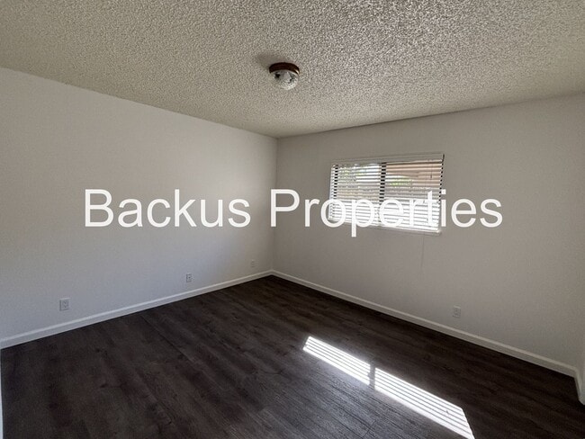 Building Photo - Wonderful Three bedroom Home in Greenfield