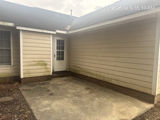 Building Photo - 6300 Bent Tree Dr