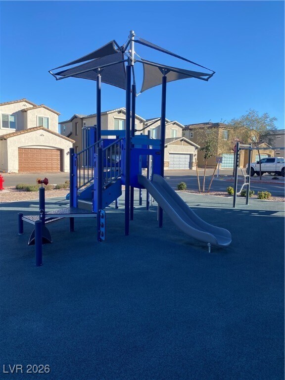 Building Photo - 828 Royal Beekman St