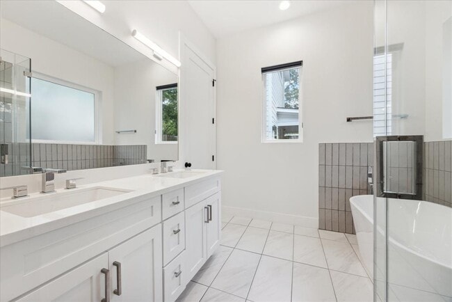 Building Photo - 5413 Blue Bird Ln