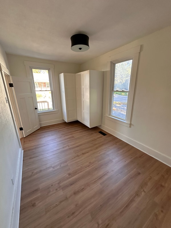 Building Photo - 564 Cooper Ave