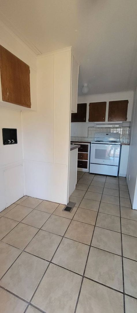 Building Photo - Ready to Move in