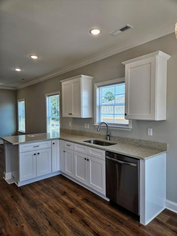 Building Photo - 395 NE Bellingham Dr