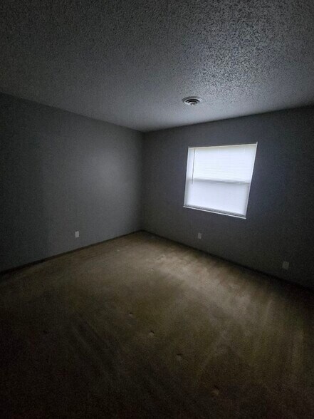 Building Photo - 200 Timber Ridge Dr