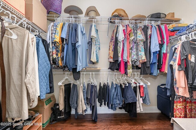 Building Photo - 2829 Avalonia Dr