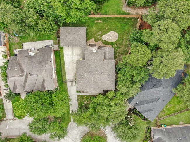 Building Photo - 2511 N Yorkchase Ln