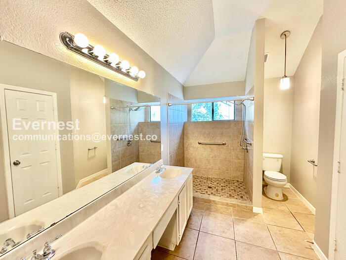 Building Photo - 1404 Ardmore Dr