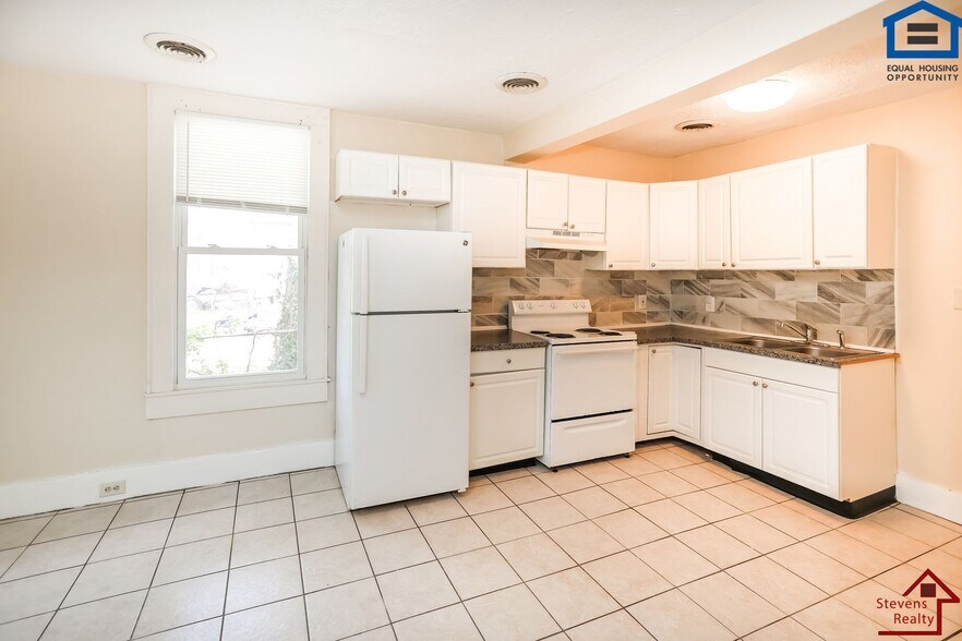 Building Photo - 515 Ben Hur Ave