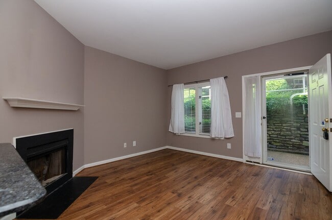 Building Photo - Convenient location!