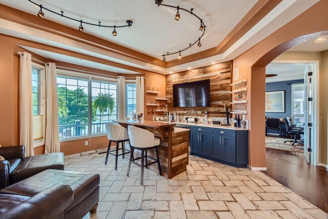 Building Photo - Luxury Golden Home with Private Pool & Bac...