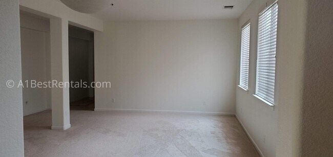 Building Photo - 2513 Guadalajara Dr