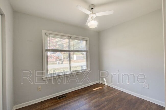 Building Photo - 200 Cynthia Dr