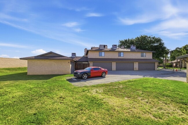 Building Photo - Renovated 3-Bedroom Home with 2-Car Garage in Quailwood