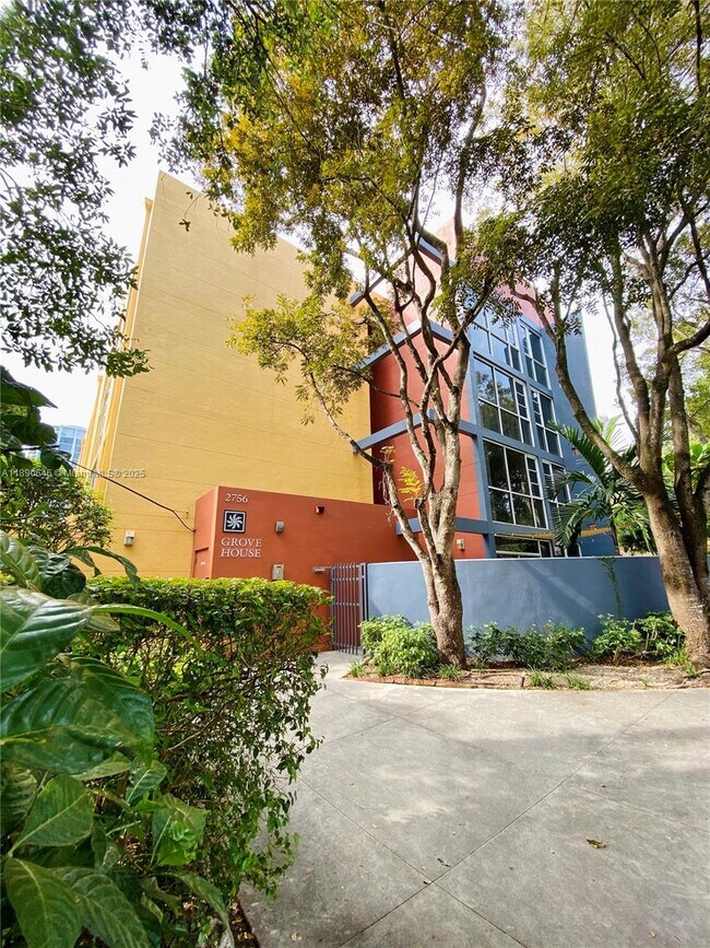 Building Photo - 2756 Day Ave