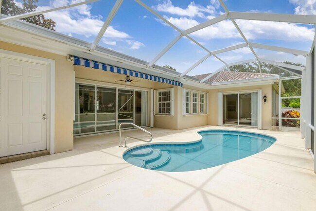 Building Photo - 121 Savona Dr