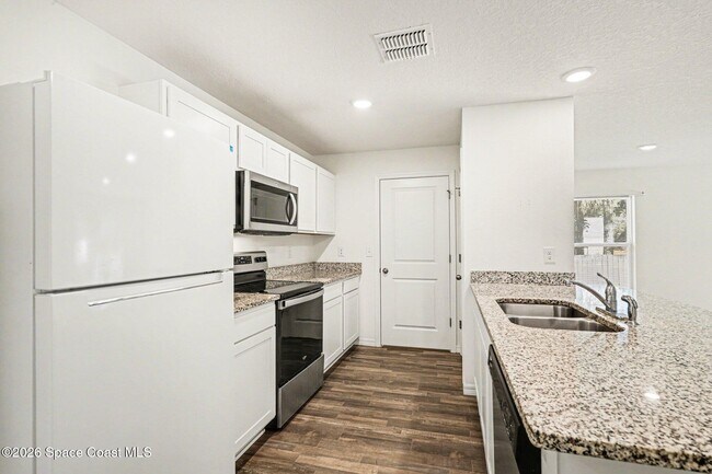 Building Photo - 711 Darlington Ave SW