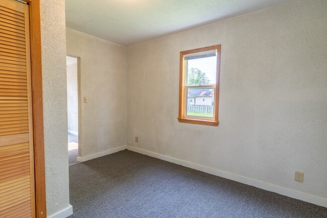Building Photo - 2818 Hanson St