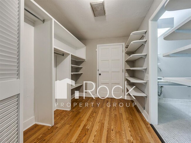 Building Photo - 3 Bedroom Home + 1 Bedroom Apartment near OCU and Uptown!